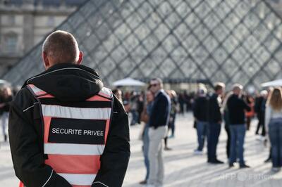 ルーブル美術館、強盗事件から3日ぶり再開 被害総額155億円超