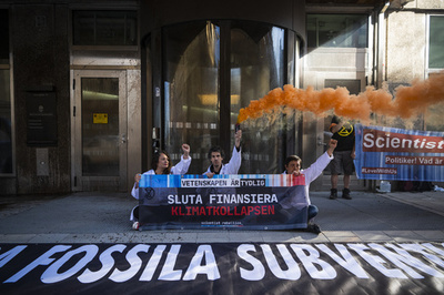 気候科学者、飛行機拒否で「解雇の恐れ」