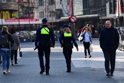 ベルギーでも車暴走、男拘束 銃器や刃物準備