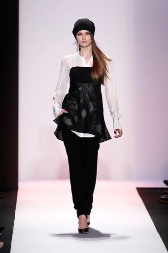 ＜13/14年秋冬NYコレクション＞BCBG マックス・アズリア