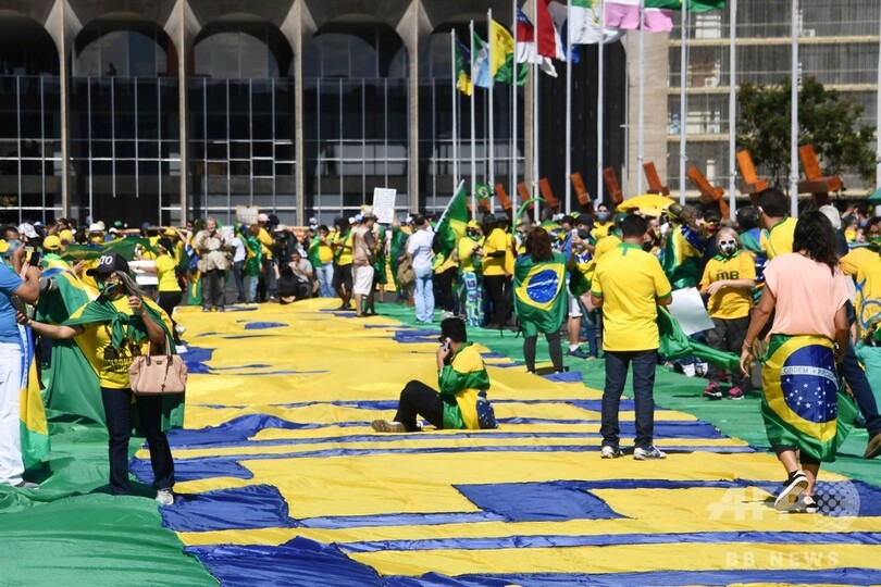 ブラジル大統領、コロナ対応で批判浴びるも支持率上昇 世論調査