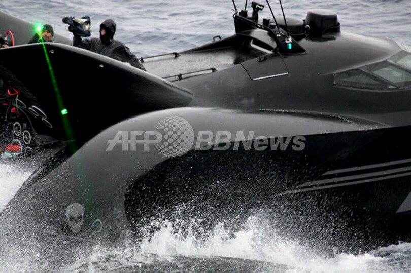 シー・シェパードの「未来型抗議船」、日本船と衝突し沈没