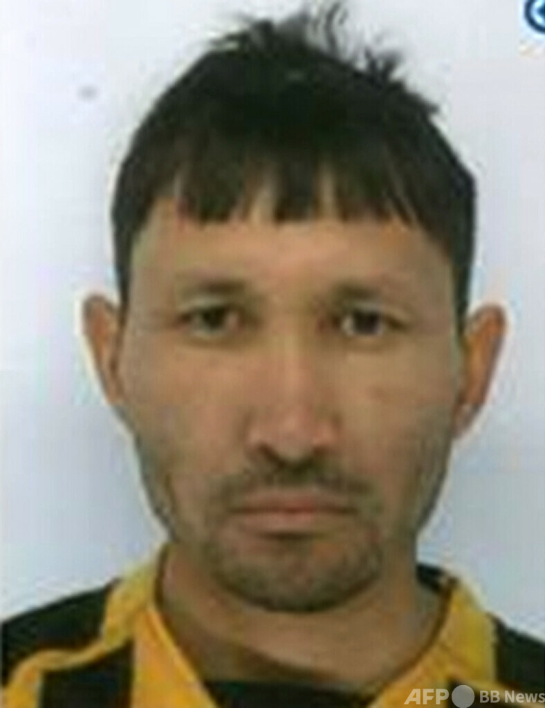 腐食性物質で女性襲い逃走、容疑者水死か 英警察