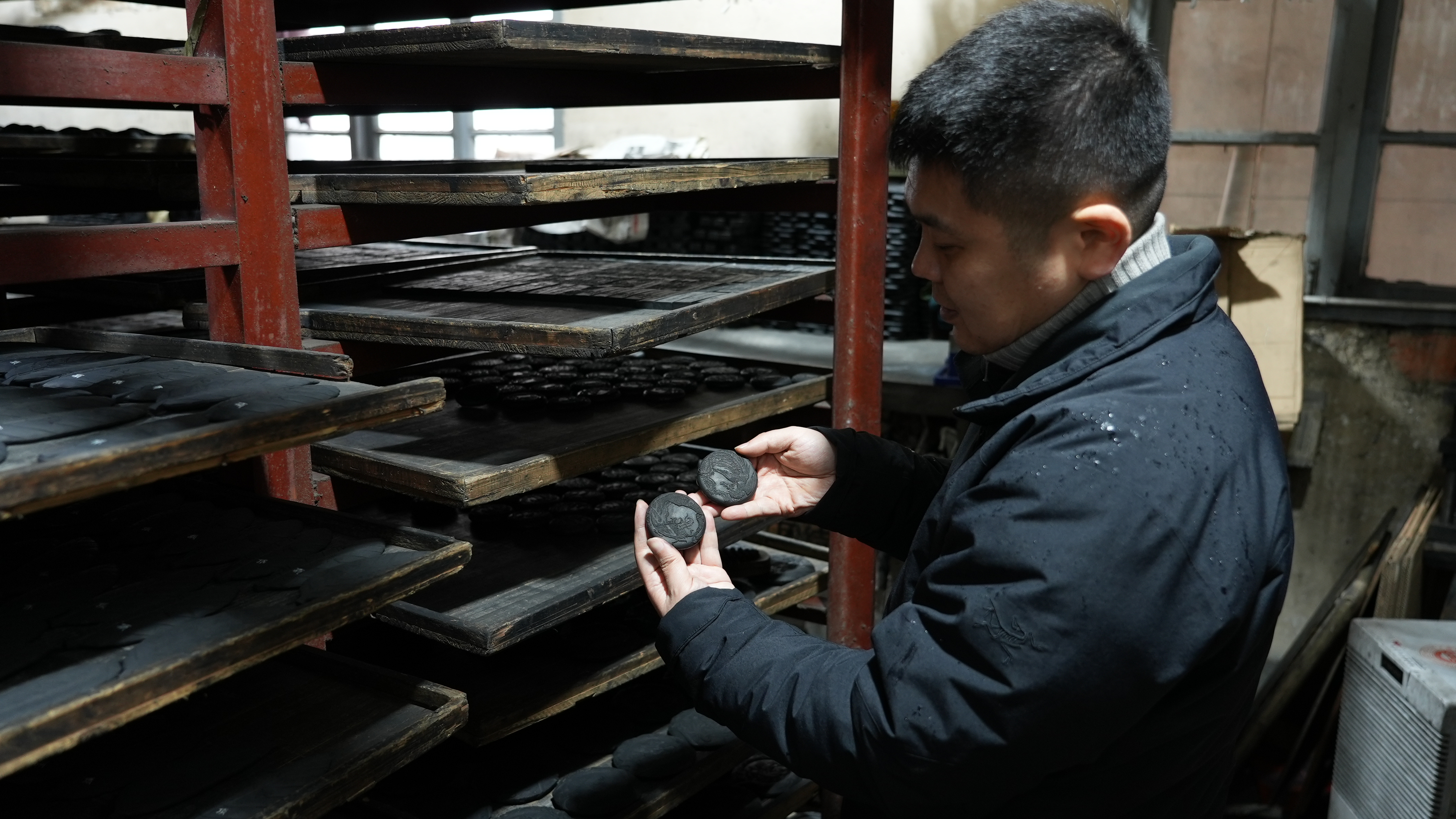 中国墨　壬午年海陽方于魯珍蔵 1958年 安徽省歙県老胡開文墨厂 mn268new-1-320x320.jpeg