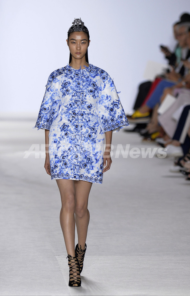 ＜13/14年秋冬パリ・オートクチュール＞ジャンバティスタ・ヴァリ