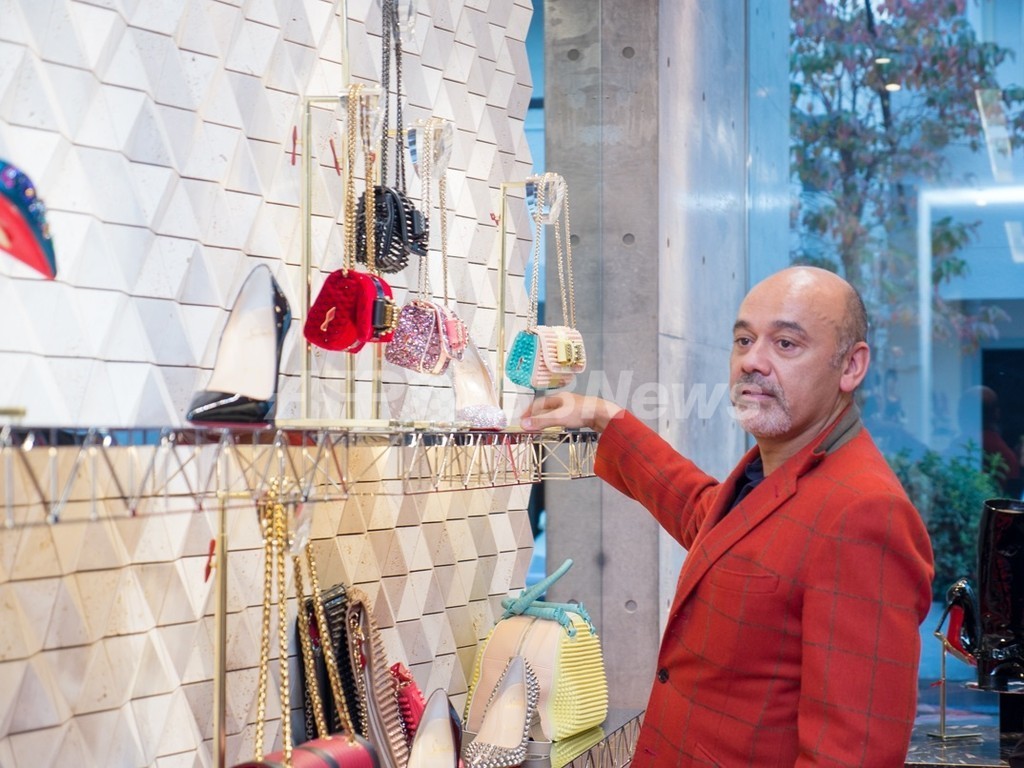 クリスチャン・ルブタンが語る、青山店の魅力とは？