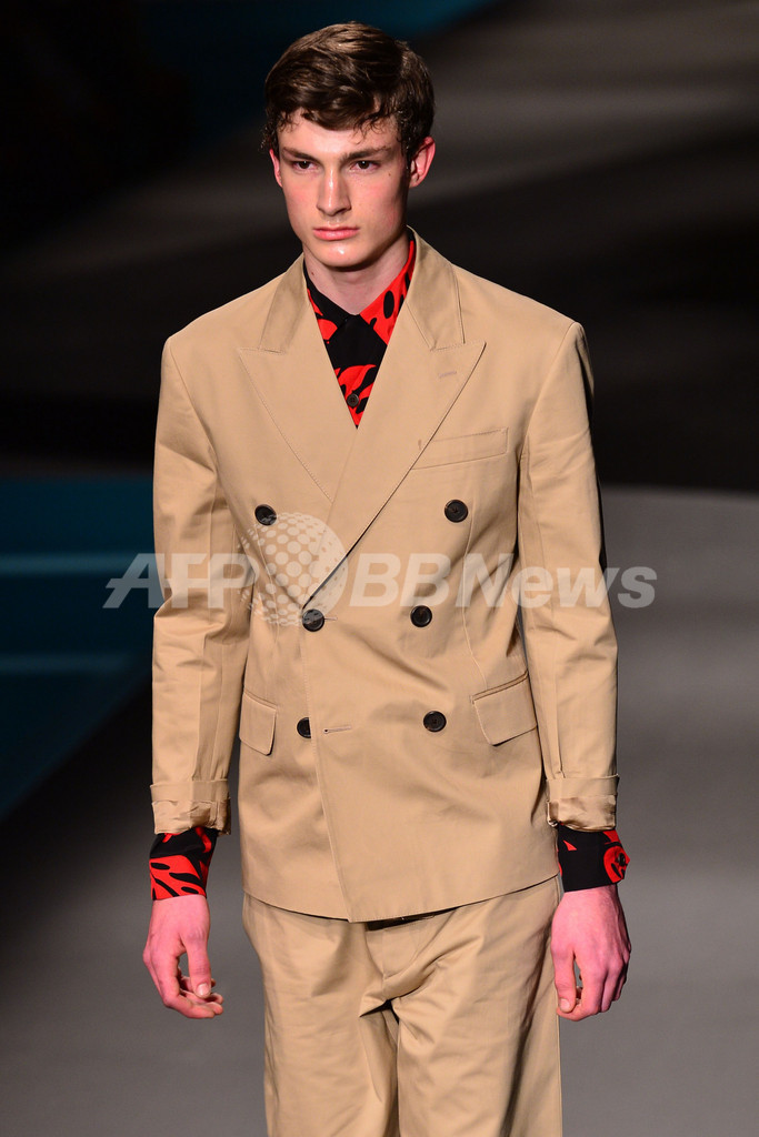 Prada runway coat プラダ ランウェイ コート プラダ」2023年春夏