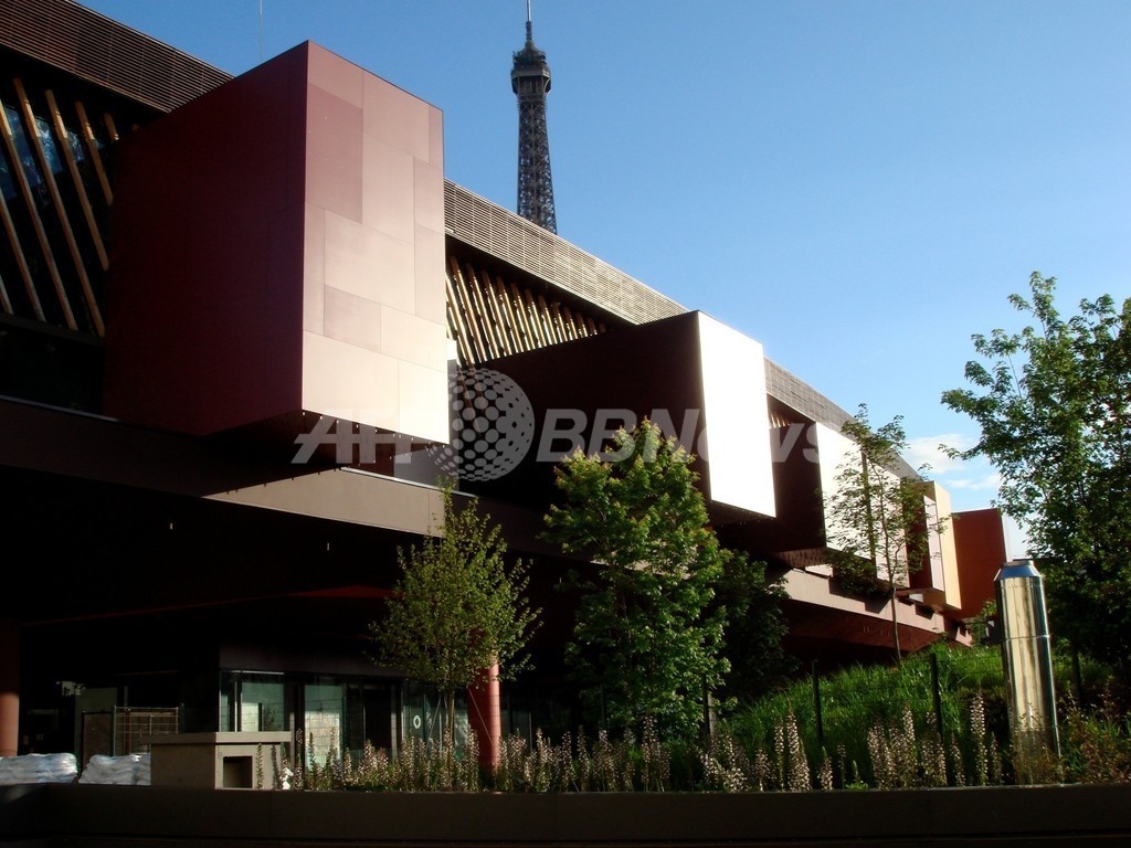 デザイナー滝沢直己、フランス芸術文化勲章シュバリエを受章