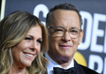 米俳優のトム・ハンクスさんと妻で女優のリタ・ウィルソンさん（2020年2月9日撮影）。(c)VALERIE MACON / AFP