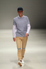 15年春夏「メルセデス・ベンツ ファッション・ウィーク 東京（Mercedes-Benz Fashion Week TOKYO）」で新作を発表したミスター・ジェントルマン（MR.GENTLEMAN）（2014年10月18日撮影）。(c)AFPBB News/JFWO/MBFWT