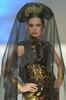インドネシアの首都ジャカルタ（Jakarta）で開催されたインドネシア・ファッションウィーク（Indonesia Fashion Week）で発表されたAnne Avantieの新作（2014年2月23日撮影）。(c)AFP/ADEK BERRY