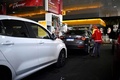 アルゼンチン・ブエノスアイレスのガソリンスタンド（2023年10月30日撮影）。(c)Luis ROBAYO / AFP