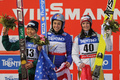 ノルディックスキー世界選手権2013（Nordic World Ski Championships 2013）は22日、イタリアのバルディフィエメ（Val di Fiemme）でジャンプ女子の個人ノーマルヒルが行われ、W杯総合優勝を決めた高梨沙羅（Sara Takanashi）は2位に入り、銀メダルを獲得した。

表彰式に臨む（左から）高梨沙羅、サラ・ヘンドリクソン（Sarah Hendrickson）、オーストリアのジャクリーヌ・サイフリーズベルガー（Jacqueline Seifriedsberger、2013年2月22日撮影）。(c)AFP/PIERRE TEYSSOT