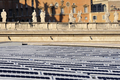 バチカン市国の「パウロ6世（Paul VI）ホール」の屋根に設置された太陽光発電パネル（2008年11月26日撮影）。(c)AFP/ANDREAS SOLARO