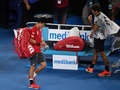 全豪オープンテニス、男子シングルス4回戦。コートを去る錦織圭（2017年1月22日撮影）。(c)AFP/WILLIAM WEST 