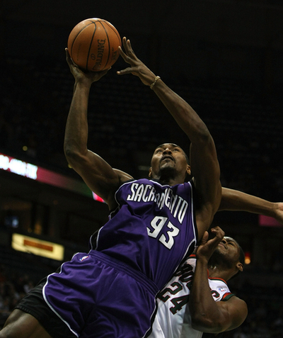 キングス バックスを降し2連勝