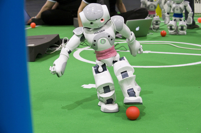 ロボット・サッカーW杯、「ロボカップ」が独で開幕