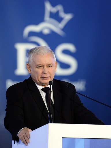 ポーランド総選挙、EU懐疑派の保守野党が圧勝