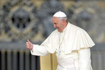 ローマ法王、退位の時期は「神の助言を乞う」