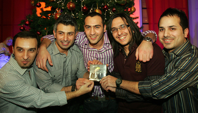 イラク初のロックバンド、UTN1がデビュー