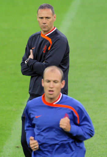 ファン・バステン監督 ロッベン不在にも不安なし