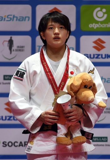 新井が女子70キロ級で金、梅木は銀で連覇ならず 世界柔道
