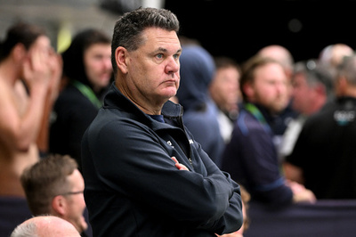 韓国選手を応援した豪競泳コーチ、帰国処分免れる