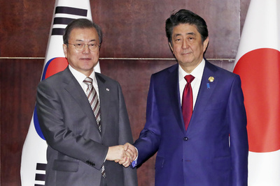 日韓首脳が1年3か月ぶりの会談、中国・成都で