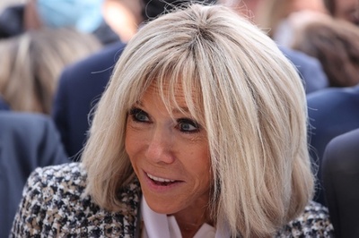 仏大統領夫人、デマ発信者を提訴 トランスジェンダーとのうわさ拡散