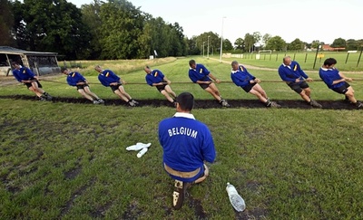 【今日の1枚】綱引き猛特訓、ベルギーナショナルチーム