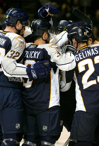 プレデターズ プレシーズンマッチでスラッシャーズに勝利