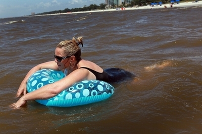 メキシコ湾に原油分解の早い新種バクテリア、米国立研究所
