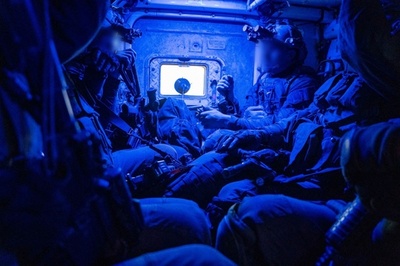 「手を上げろ」 ガザ最大病院に突入のイスラエル軍