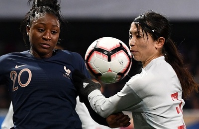 なでしこがW杯開催国のフランスに黒星、小林がゴール