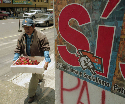 憲法改正を問う国民投票間近、大統領は不正を懸念 - エクアドル