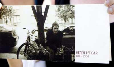 ヒース・レジャーさん追悼会、500人が最後の別れ