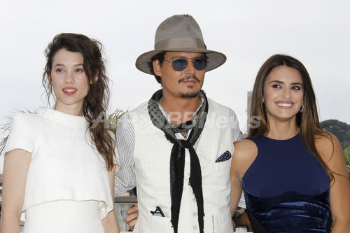 ジョニー デップとペネロペ クルスの豪華コンビがカンヌに 写真枚 ファッション ニュースならmode Press Powered By Afpbb News