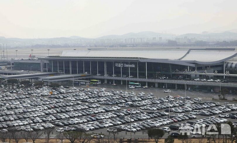 金浦国際空港の国内線駐車場＝韓国空港公社提供(c)NEWSIS