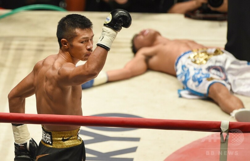 内山、2回TKOで10回目の防衛に成功