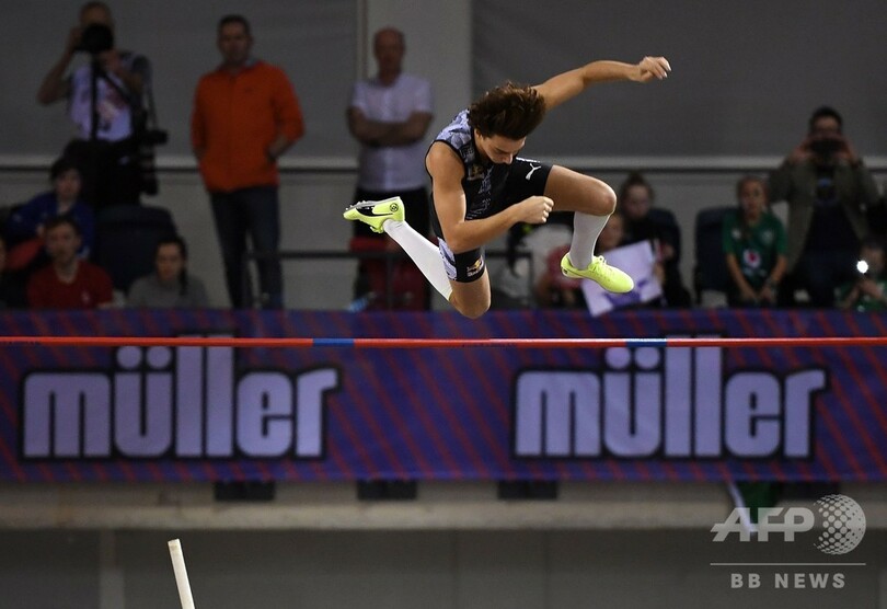 棒高跳びのデュプランティス、2週連続の世界新樹立