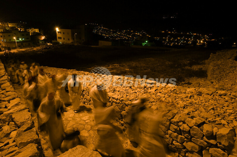 国際ニュース：AFPBB News出エジプト祝う「仮庵祭」、サマリア人聖地で祈る
