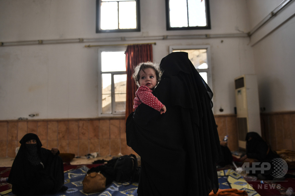 過激派戦闘員のフランス人妻「シリアで裁かれるべき」 仏政府 過激派戦闘員のフランス人妻「シリアで裁かれるべき」 仏政府