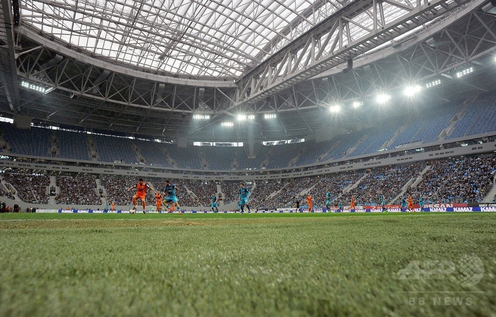 ロシアw杯開催のスタジアム こけら落としも芝の状態に不安 写真4枚 国際ニュース Afpbb News