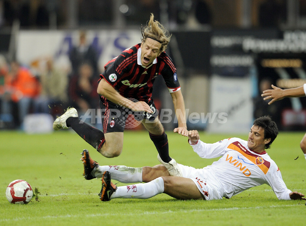 ミラン ロナウジーニョの活躍でローマに逆転勝利 写真17枚