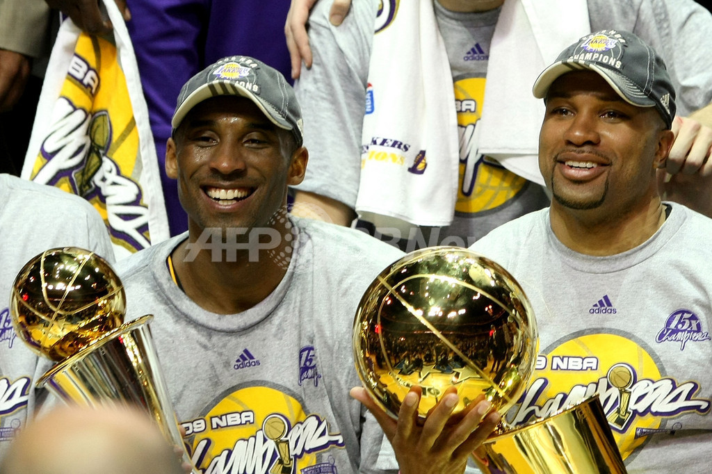 コービー・ブライアントが初のファイナルMVPに輝く、NBA