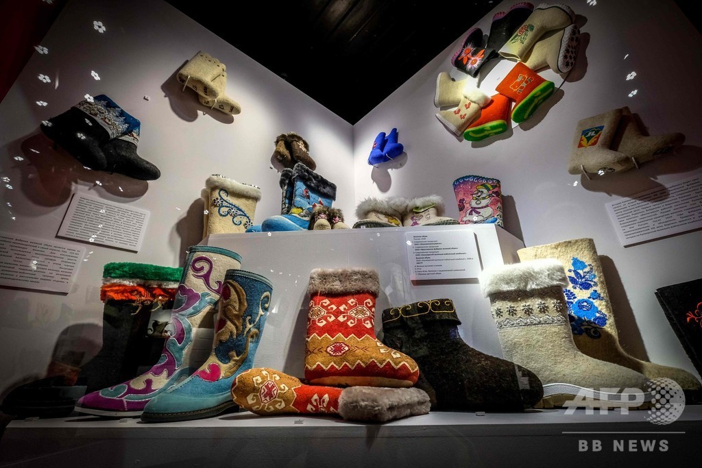 ロシア伝統の羊毛ブーツ「ヴァレンキ」展覧会、ロシアで1/20まで 写真