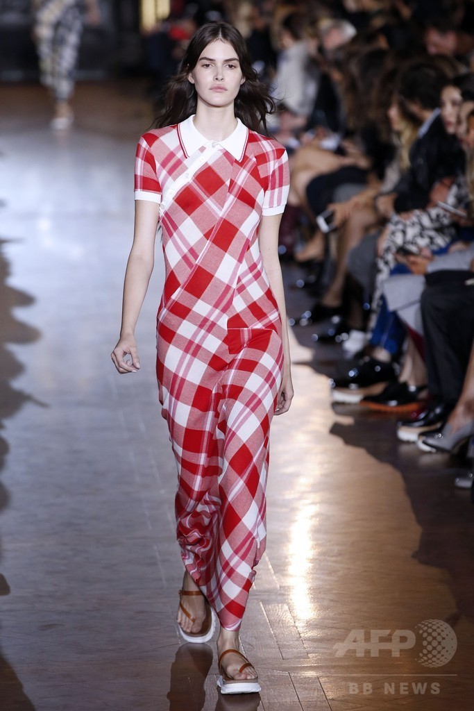 「ステラ マッカートニー」16年春夏コレクション