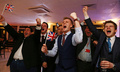 英ロンドンで、国民投票の結果に喜ぶ英国の欧州連合（EU）離脱（ブレグジット）推進派（2016年6月24日撮影、資料写真）。(c)GEOFF CADDICK / AFP