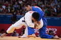 ロンドン五輪は1日、エクセル（ExCeL London）で柔道男子90キロ級3位決定戦が行われ、日本の西山将士（Masashi Nishiyama）はロシアのキリル・デニソフ（Kirill Denisov）を判定の末に退け、銅メダルを獲得した。

ロシアのキリル・デニソフ（右）と対戦する日本の西山将士（2012年8月1日撮影）。(c)AFP/FRANCK FIFE