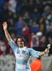 試合後に歓声に応えるアルゼンチンのアグスティン・ピチョット（%%Agustin Pichot%%）。(c)AFP/PAUL ELLIS